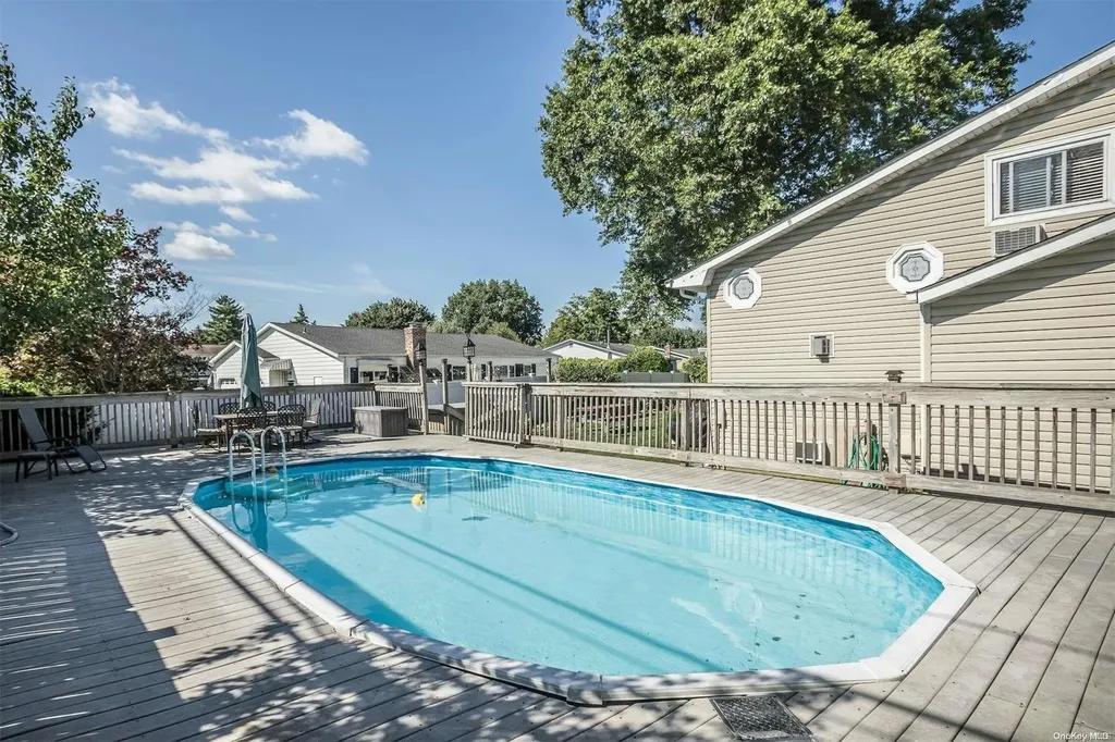 20 Griggs Drive Greenlawn NY 11740
