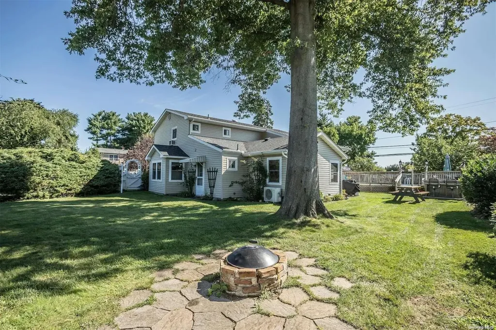 20 Griggs Drive Greenlawn NY 11740