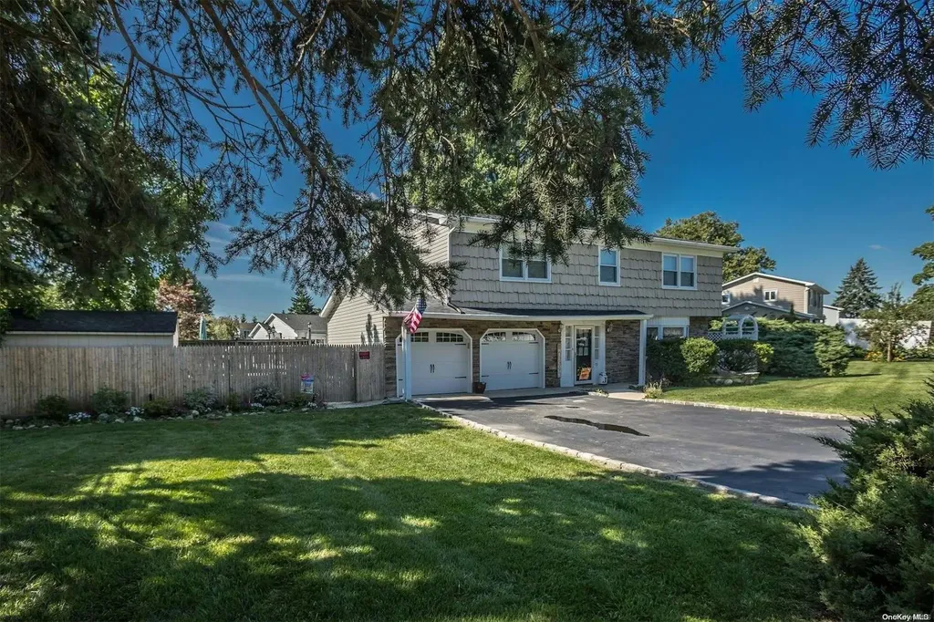 20 Griggs Drive Greenlawn NY 11740