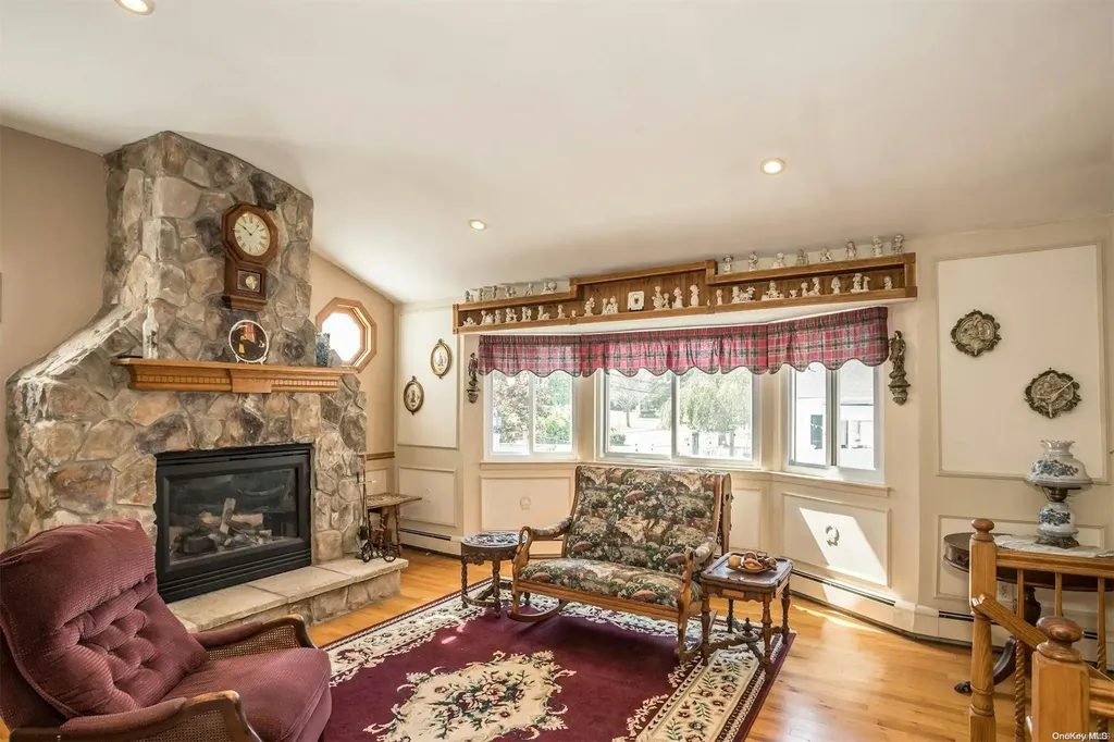 20 Griggs Drive Greenlawn NY 11740