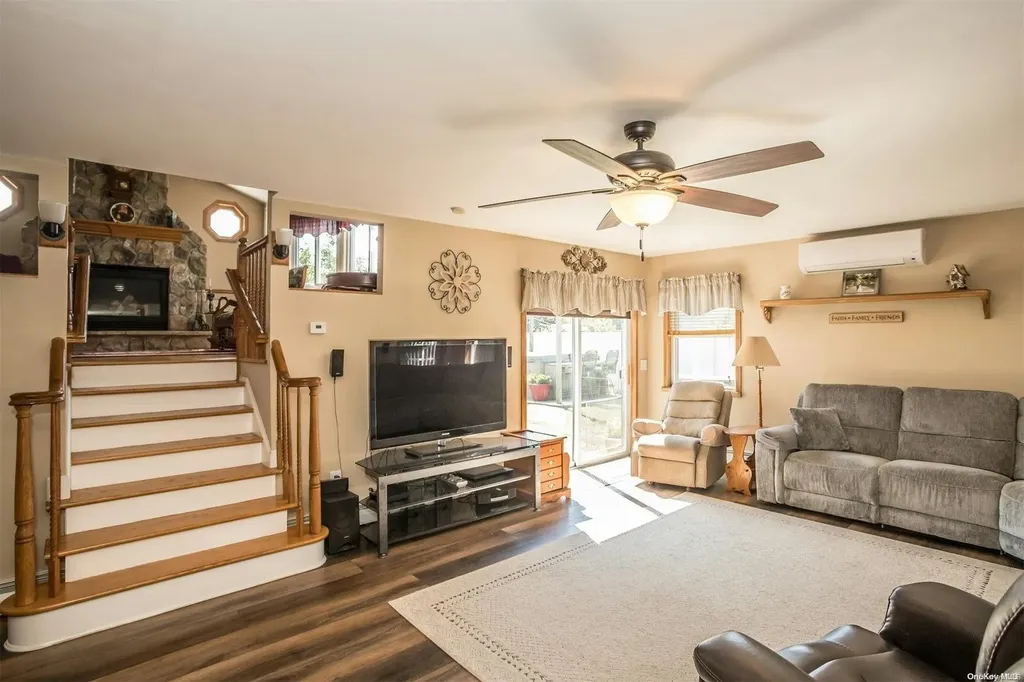 20 Griggs Drive Greenlawn NY 11740