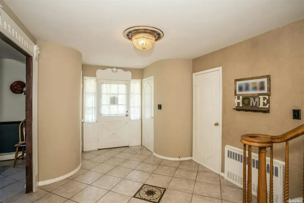 20 Griggs Drive Greenlawn NY 11740
