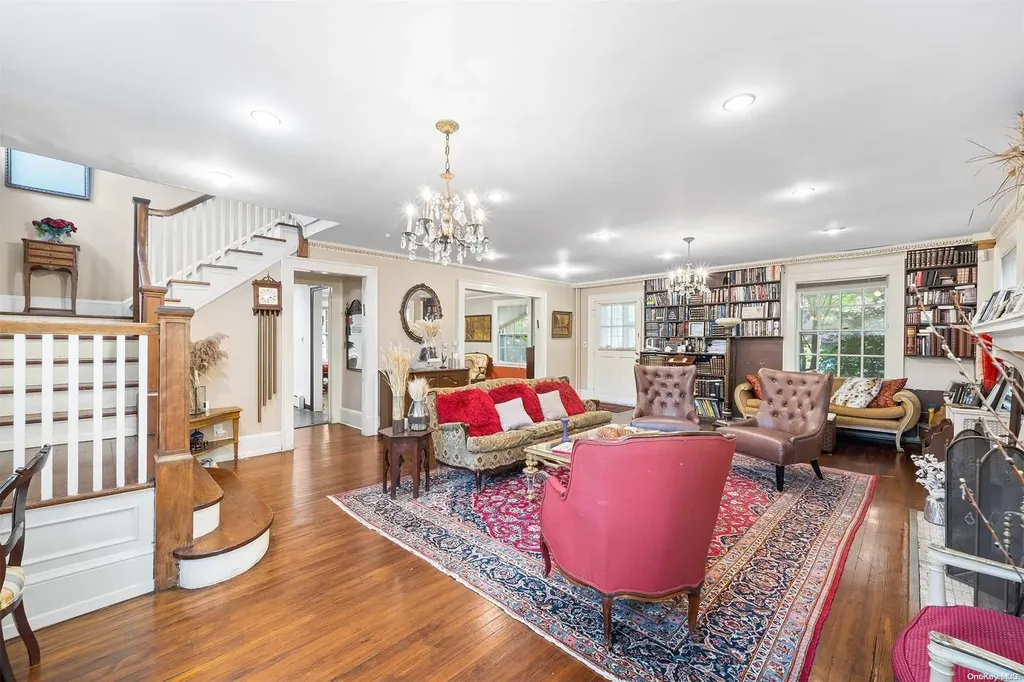 876 Woodmere Place Woodmere NY 11598