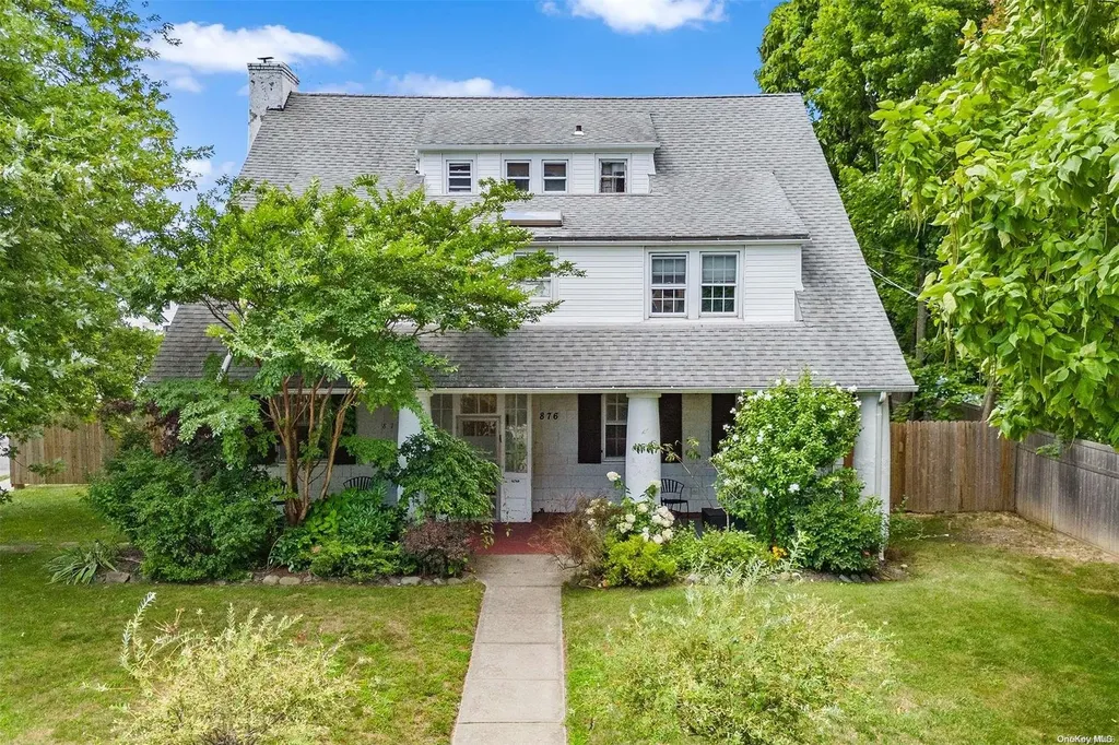 876 Woodmere Place Woodmere NY 11598