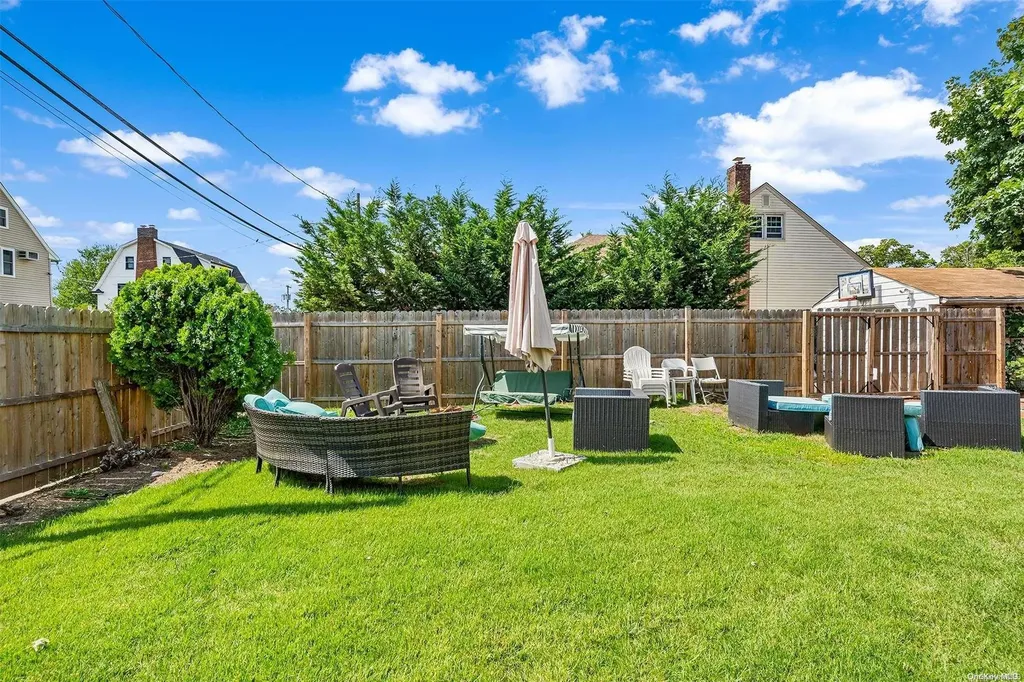 876 Woodmere Place Woodmere NY 11598