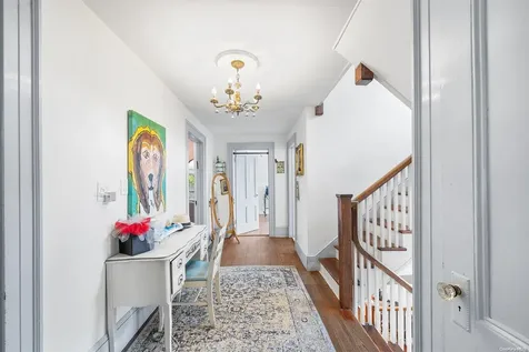 876 Woodmere Place Woodmere NY 11598