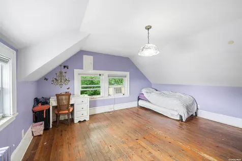 876 Woodmere Place Woodmere NY 11598