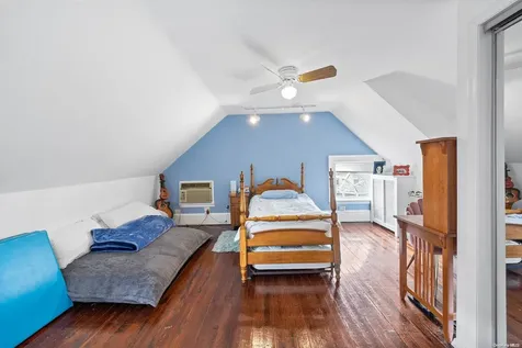876 Woodmere Place Woodmere NY 11598