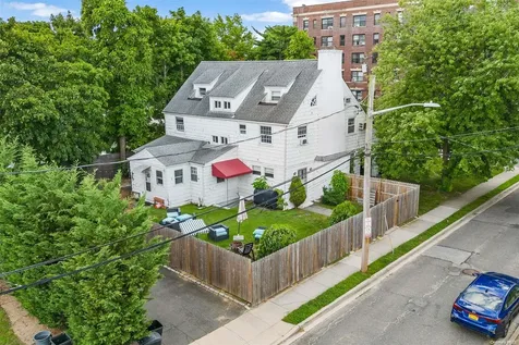 876 Woodmere Place Woodmere NY 11598