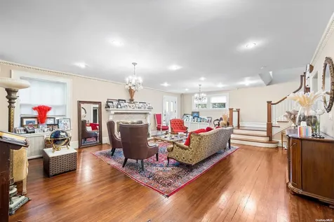 876 Woodmere Place Woodmere NY 11598