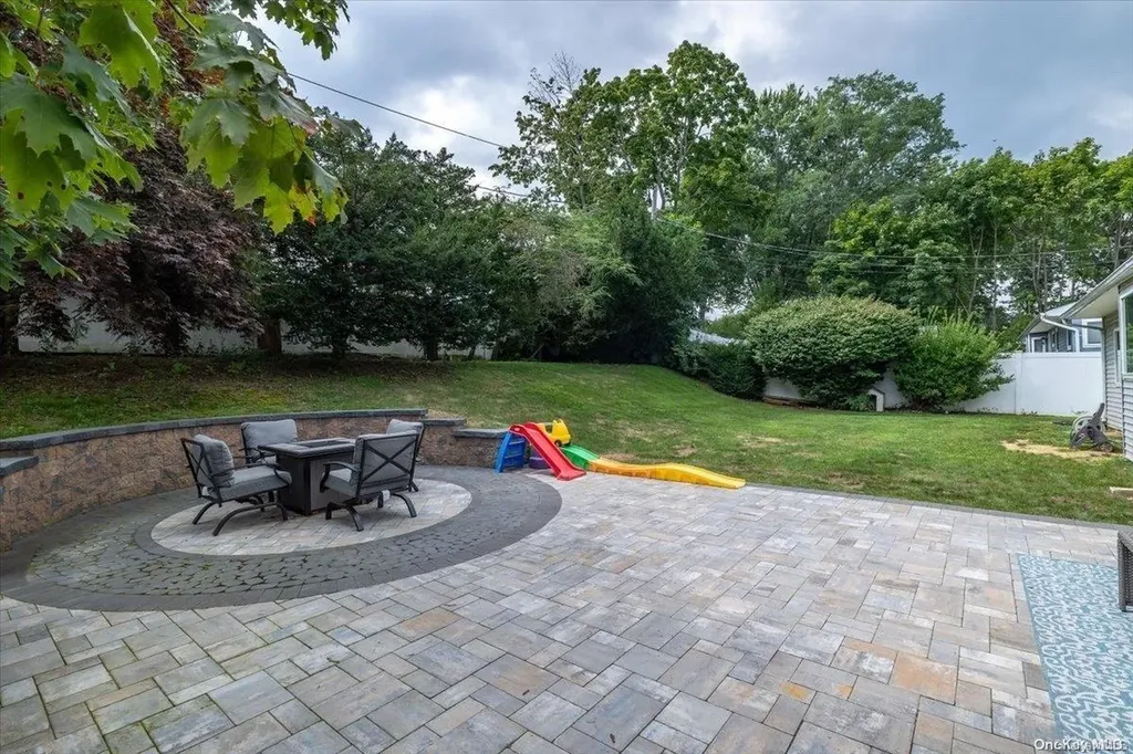 40 West Drive Kings Park NY 11754