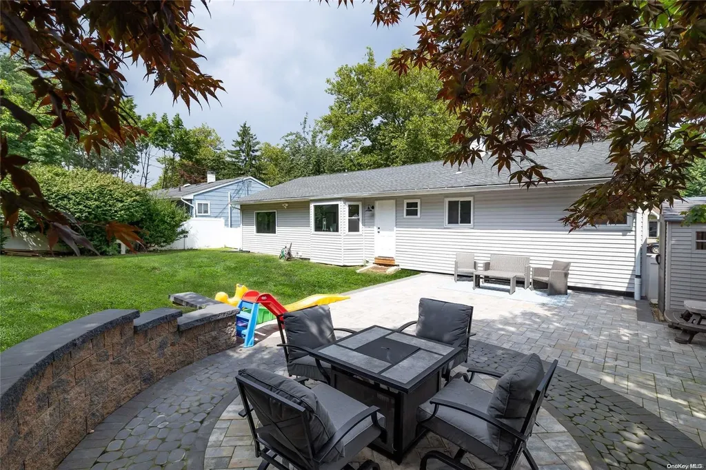 40 West Drive Kings Park NY 11754