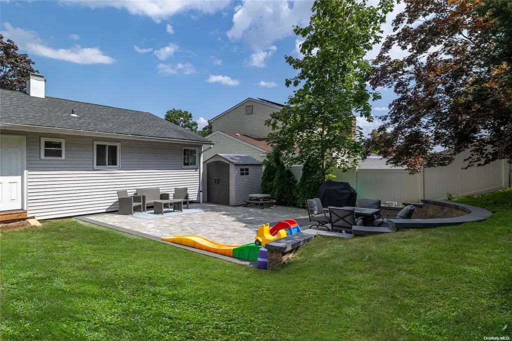 40 West Drive Kings Park NY 11754