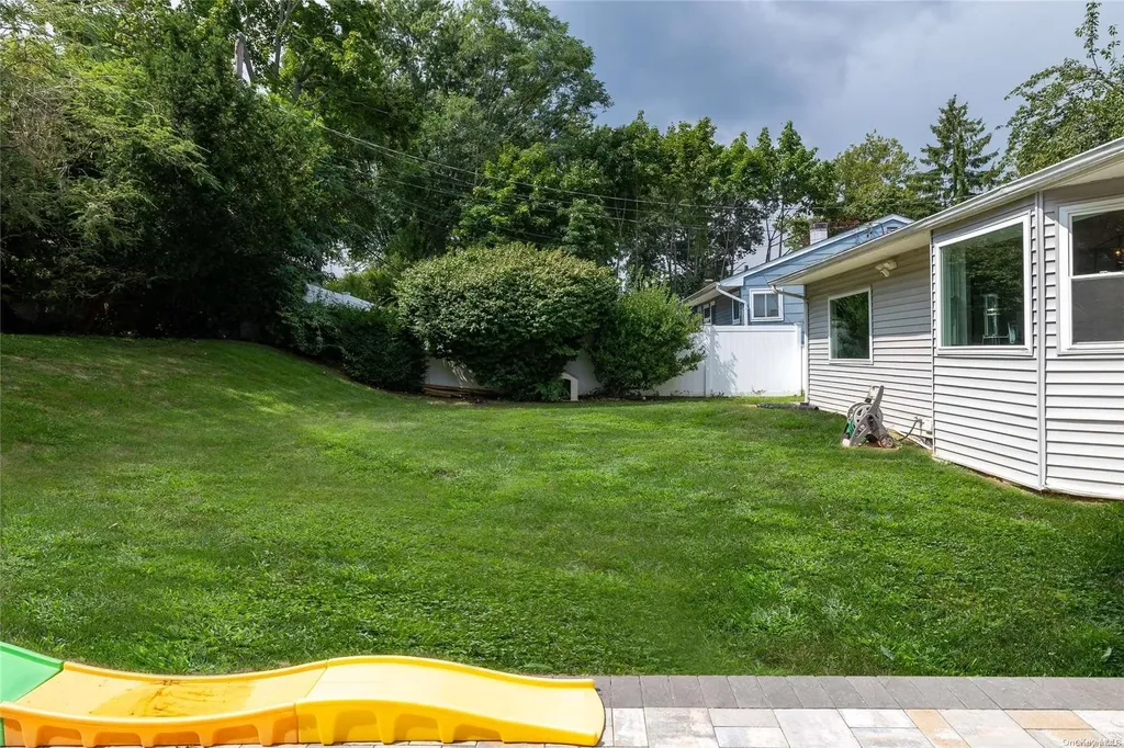 40 West Drive Kings Park NY 11754