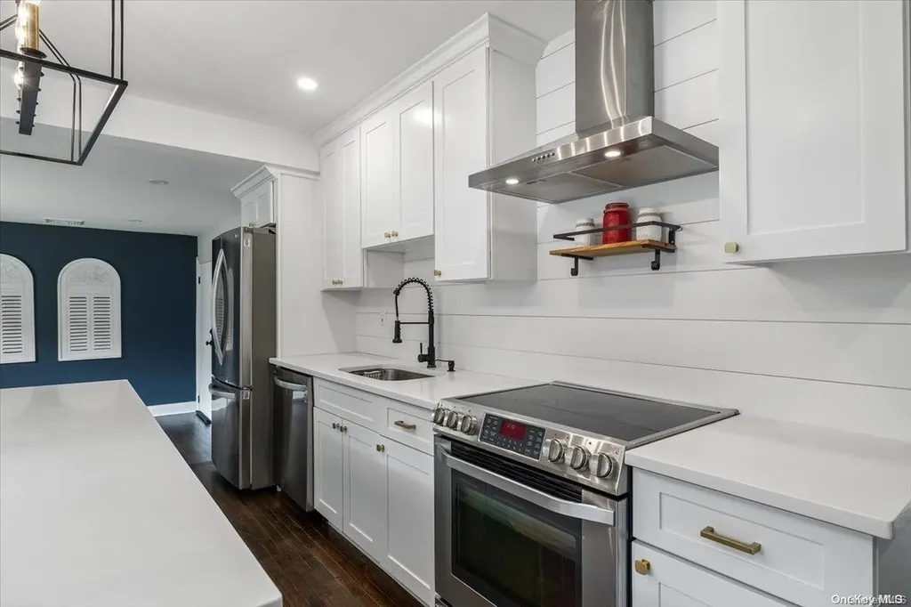 40 West Drive Kings Park NY 11754