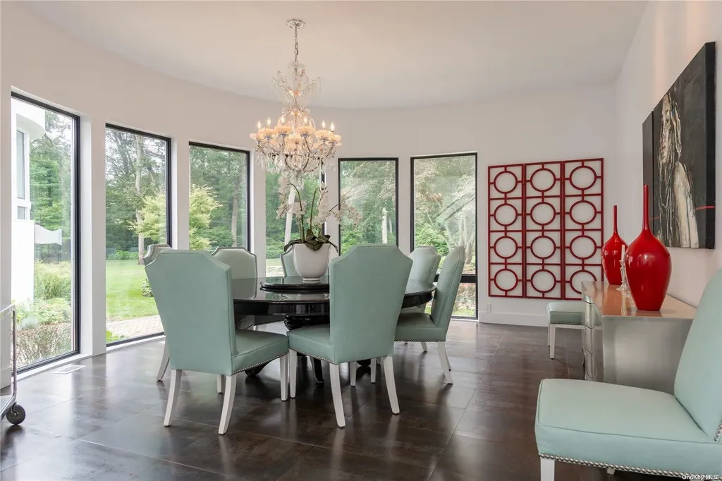 5 Dowling Court Old Westbury NY 11568