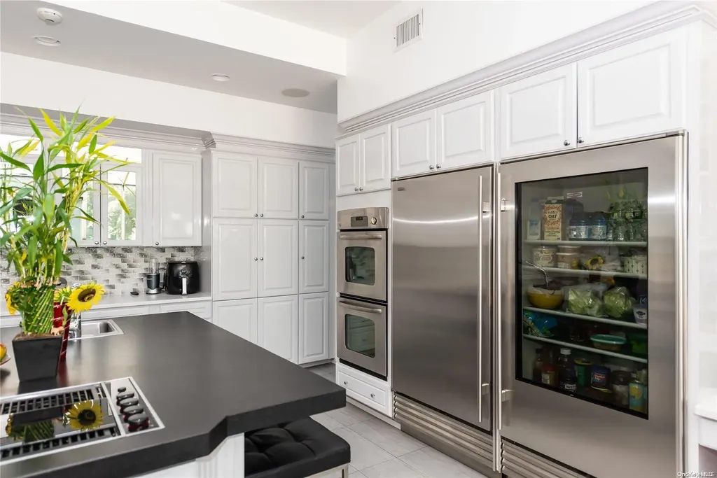 5 Dowling Court Old Westbury NY 11568