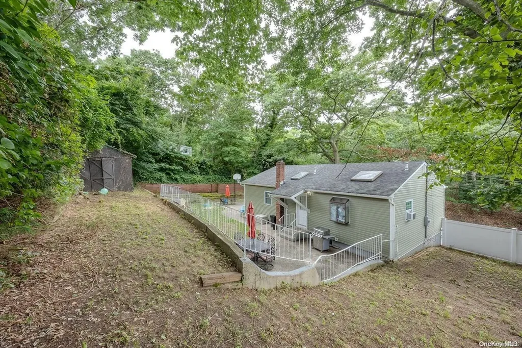179 Broadway Rocky Point NY 11778