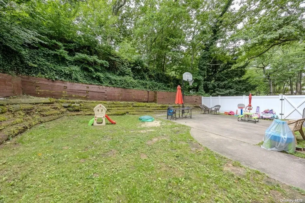 179 Broadway Rocky Point NY 11778