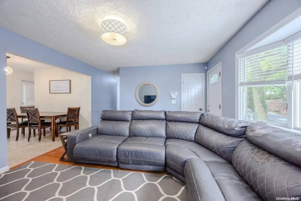 179 Broadway Rocky Point NY 11778