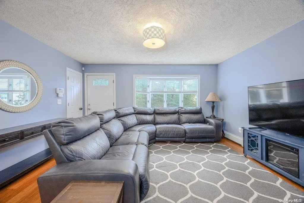 179 Broadway Rocky Point NY 11778