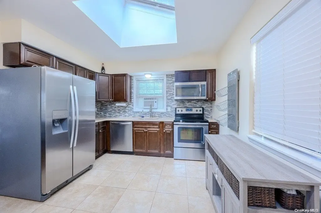 179 Broadway Rocky Point NY 11778