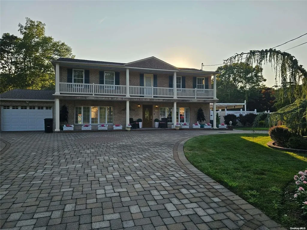 64 Woodview Lane Centereach NY 11720