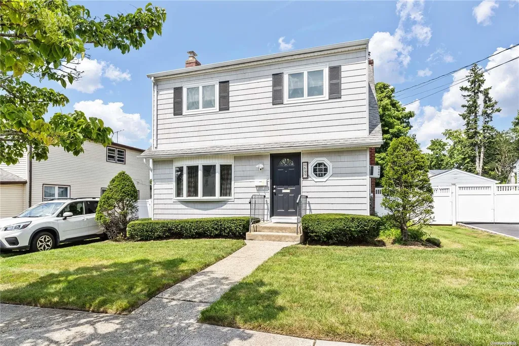 697 Riverside Avenue Baldwin NY 11510
