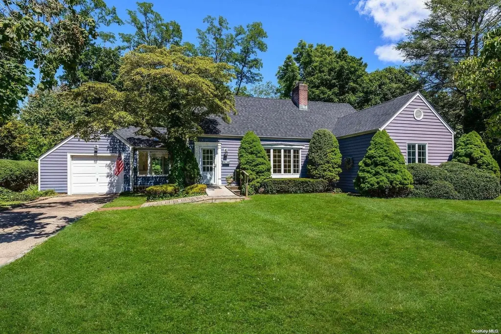 100 Dumbarton Drive Huntington NY 11743