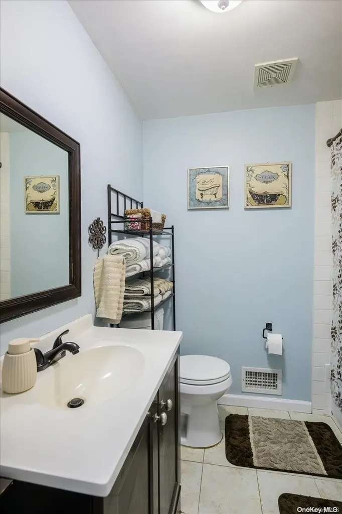 190 Ashton Road Middle Island NY 11953