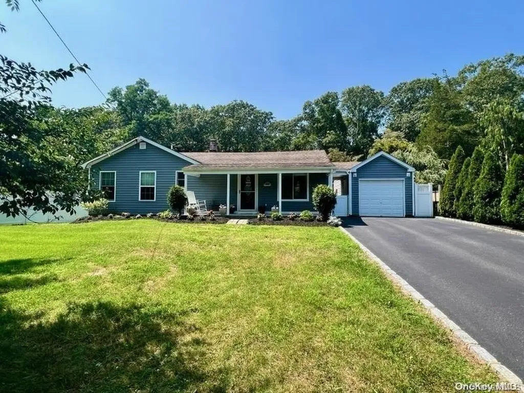 190 Ashton Road Middle Island NY 11953