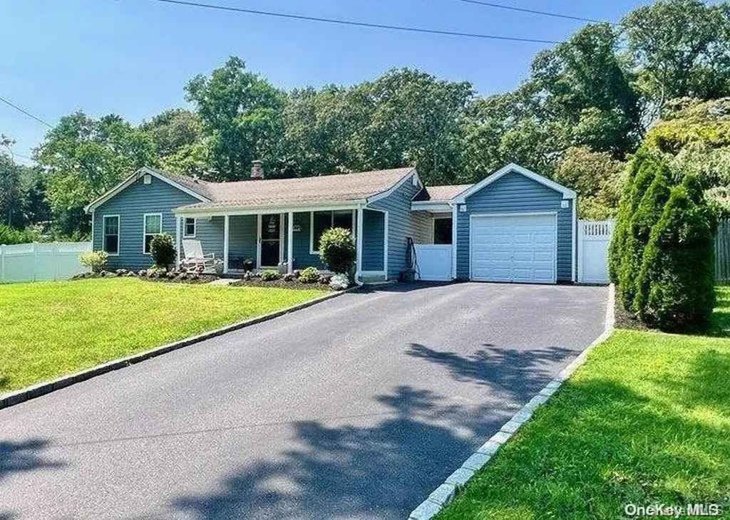 190 Ashton Road Middle Island NY 11953