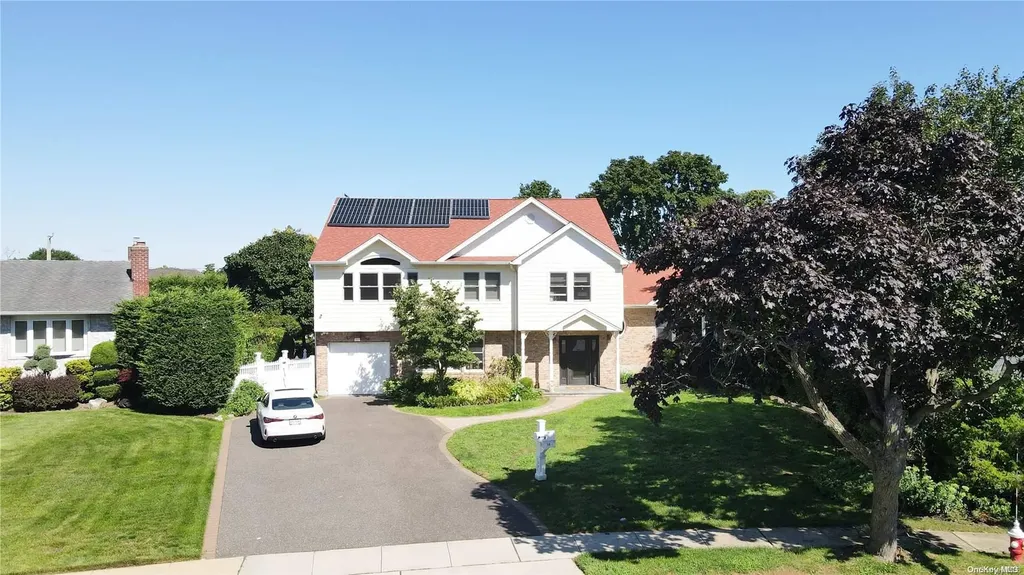 14 Suzanne Lane Bethpage NY 11714