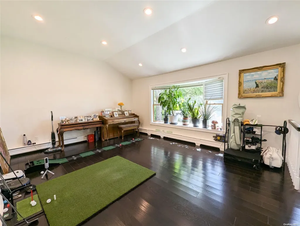 14 Suzanne Lane Bethpage NY 11714