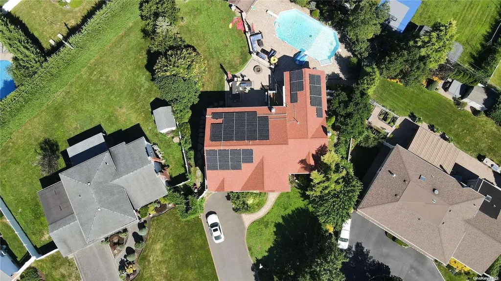 14 Suzanne Lane Bethpage NY 11714