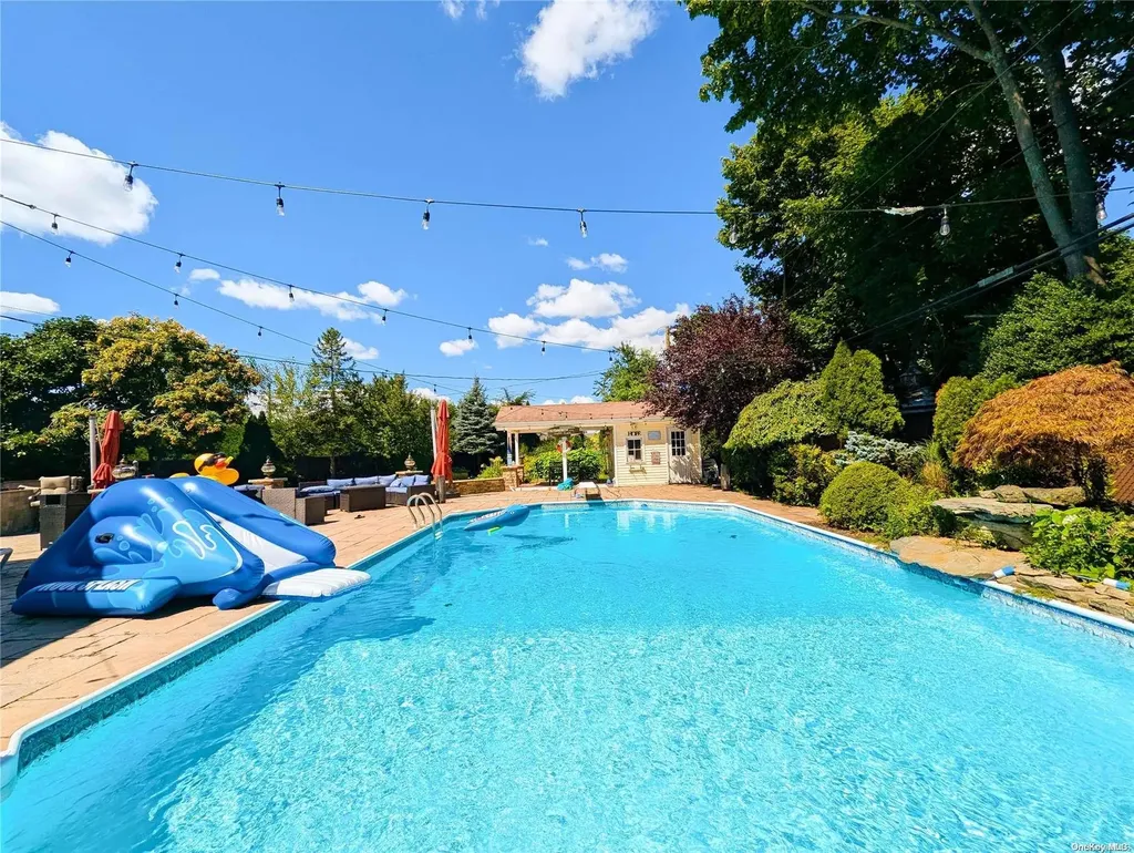 14 Suzanne Lane Bethpage NY 11714