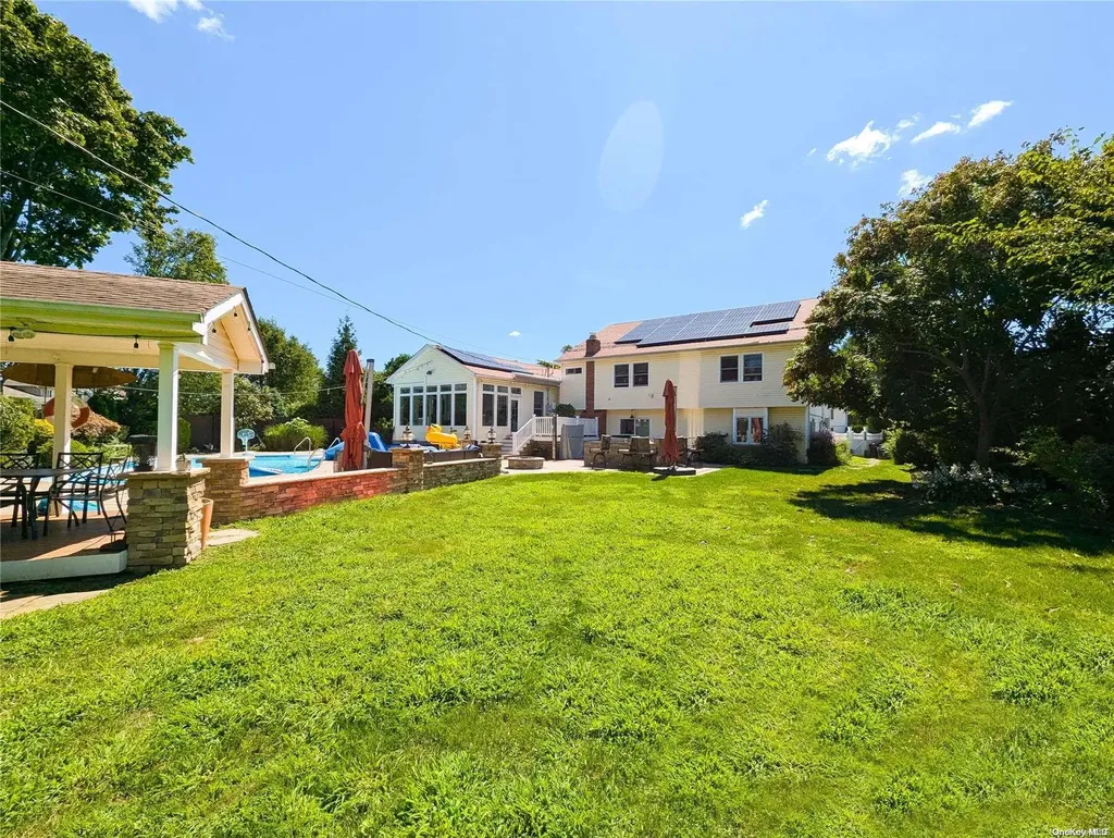 14 Suzanne Lane Bethpage NY 11714