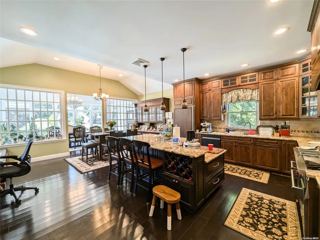 14 Suzanne Lane Bethpage NY 11714