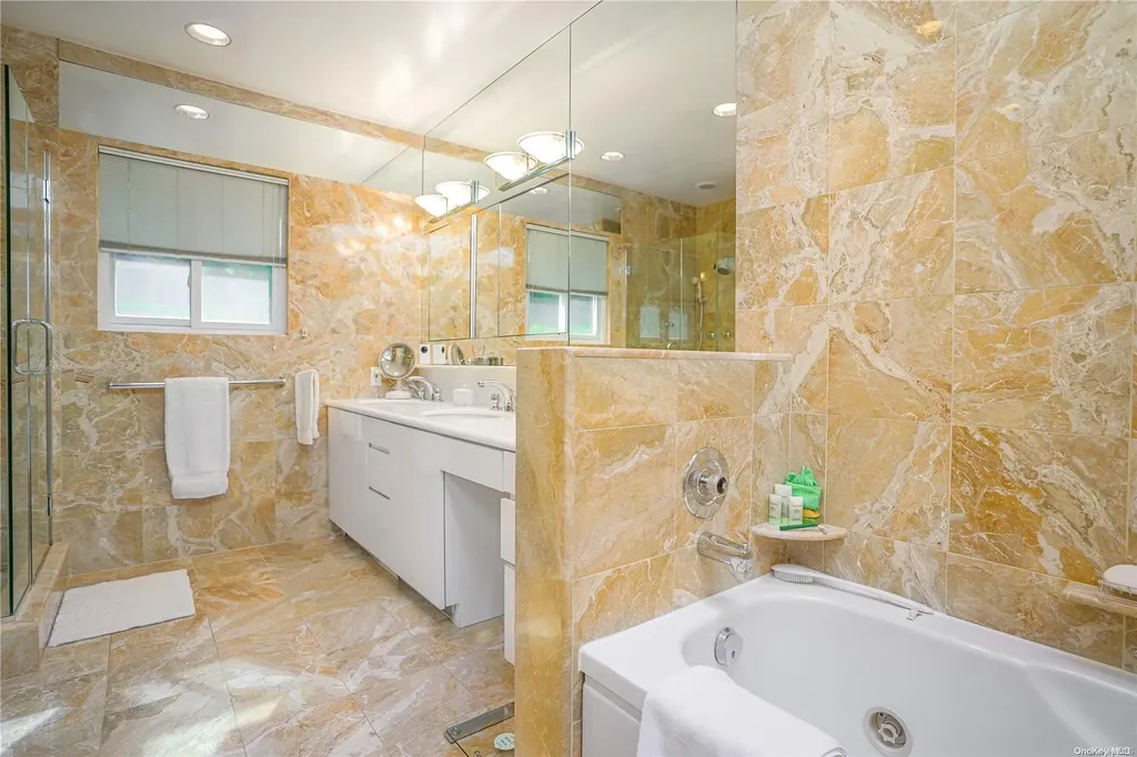 10 Pine Tree Drive Great Neck NY 11024