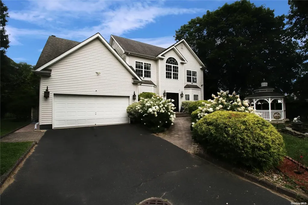 469 Donald Boulevard Holbrook NY 11741