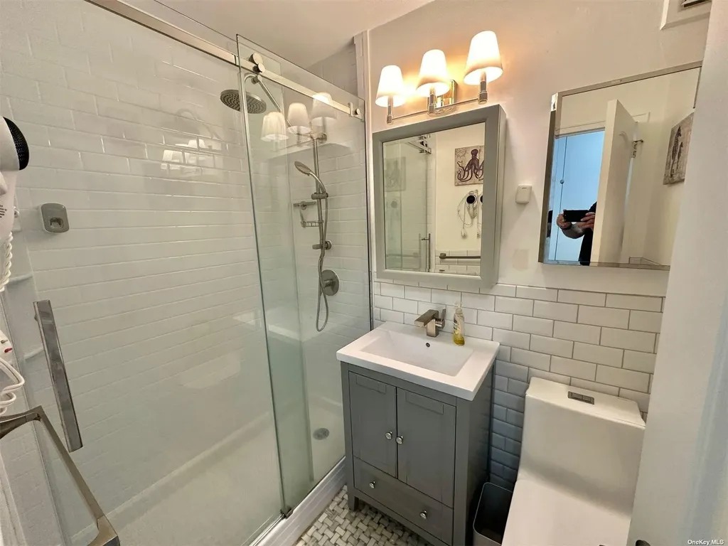 61-20 Grand Central Parkway Forest Hills NY 11375