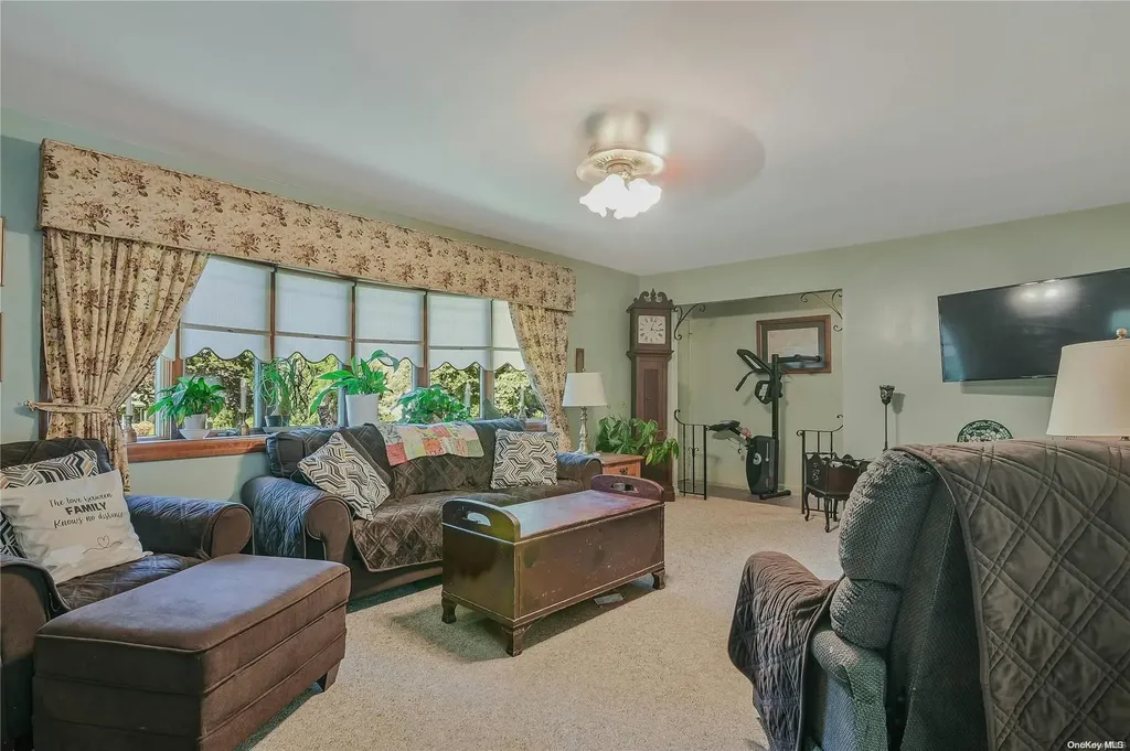 76 Bayberry Road Wading River NY 11792