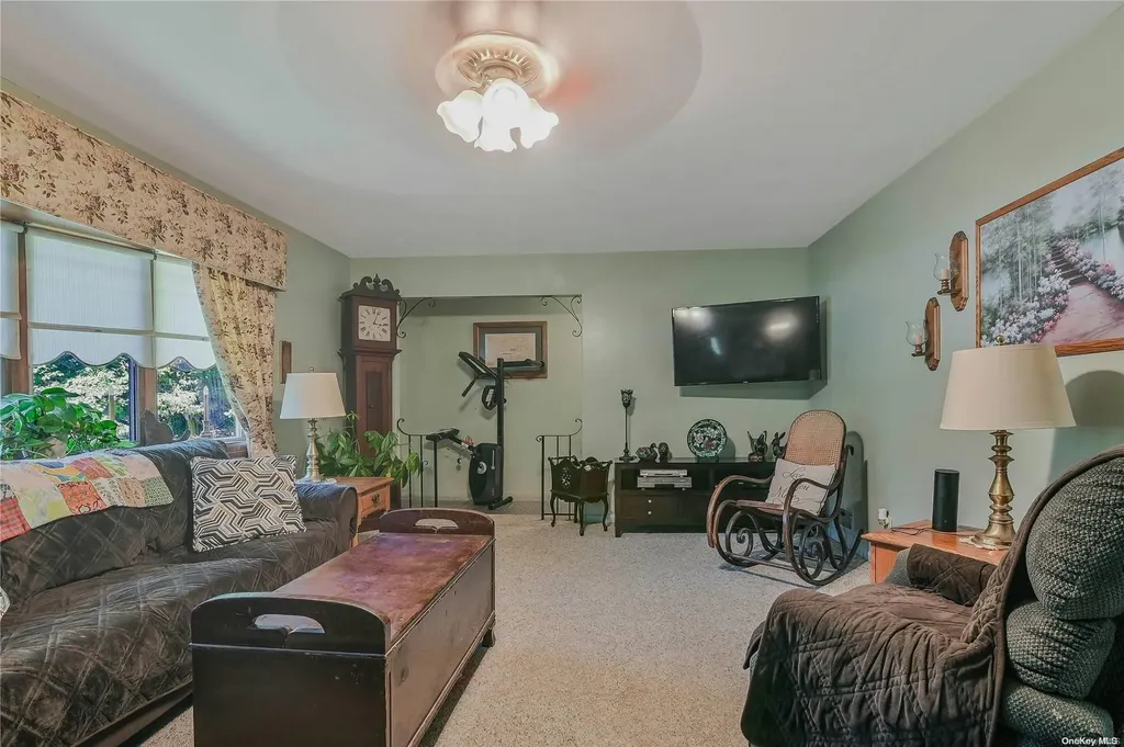 76 Bayberry Road Wading River NY 11792