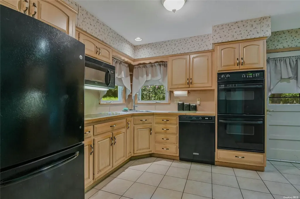 76 Bayberry Road Wading River NY 11792