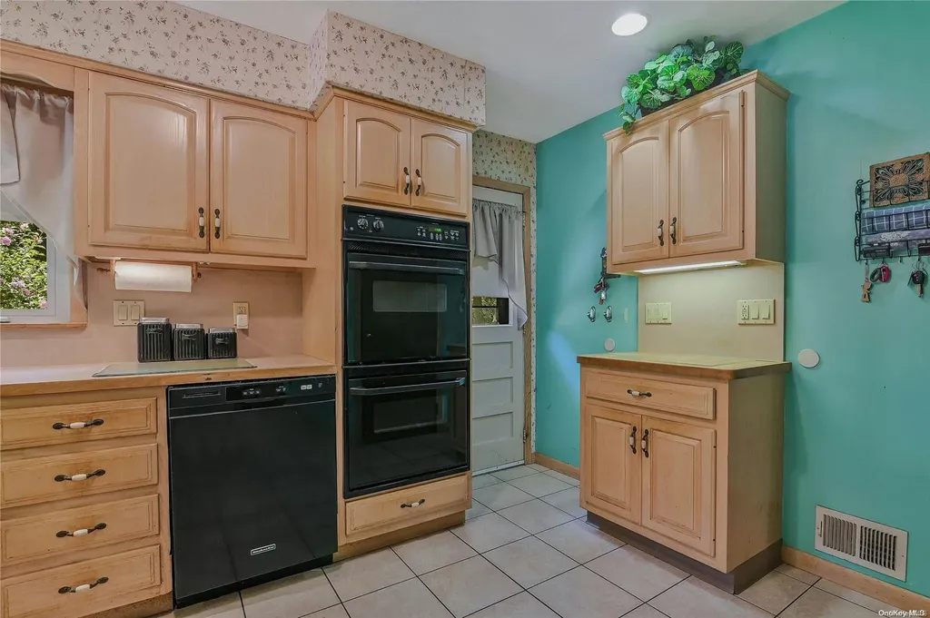 76 Bayberry Road Wading River NY 11792