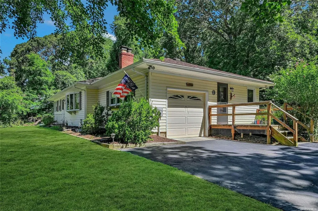 76 Bayberry Road Wading River NY 11792