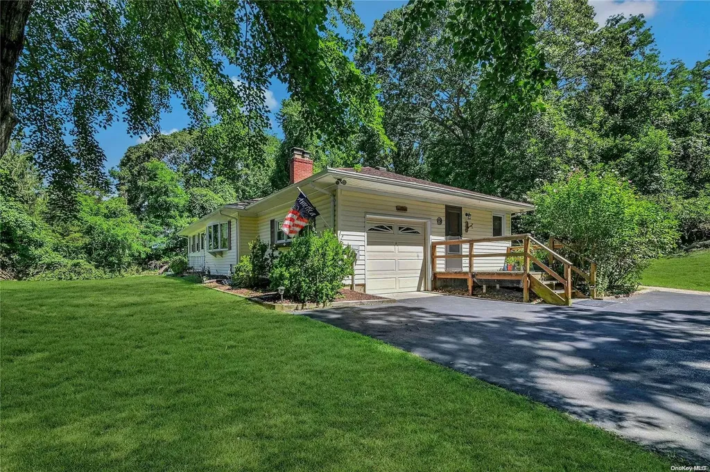 76 Bayberry Road Wading River NY 11792