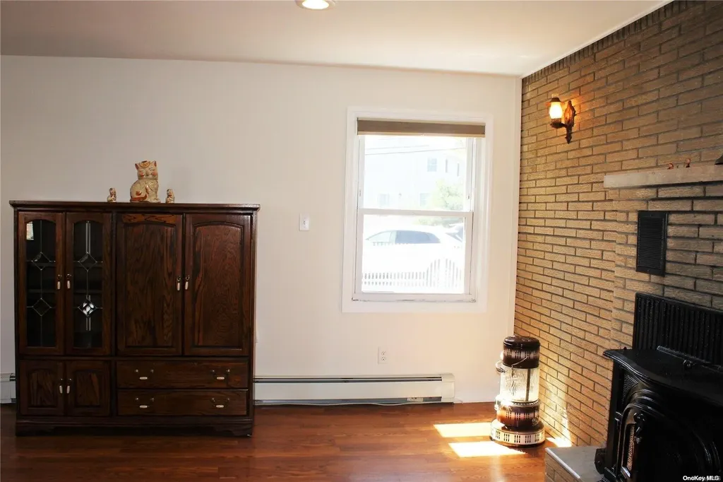 808 Atlantic Street Lindenhurst NY 11757