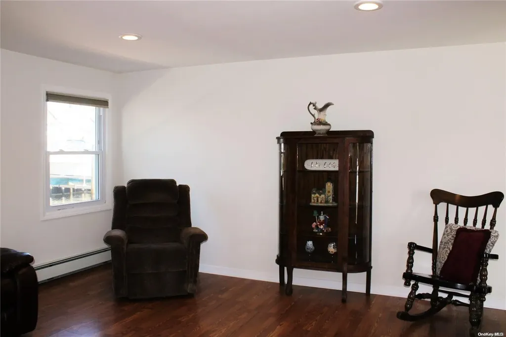 808 Atlantic Street Lindenhurst NY 11757