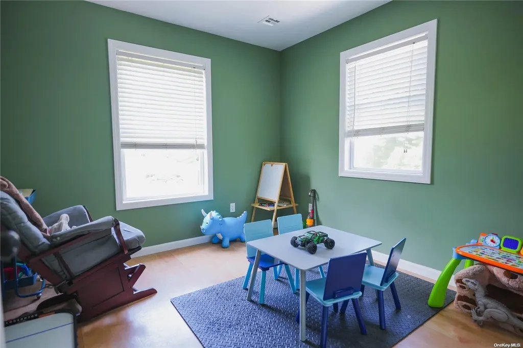 33 Park Street Centereach NY 11720